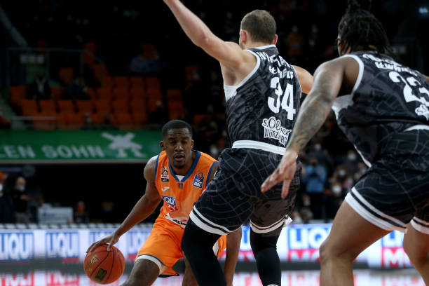 依然看重他 依然看重他