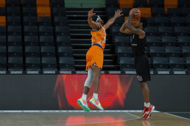 一个无球切 一个无球切